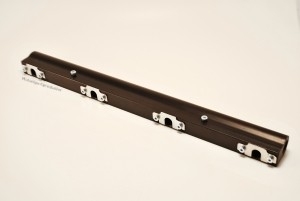 Fuelrail 8V/16V 240, 740, 940 Svart